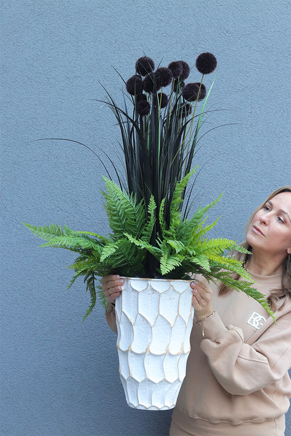 Black Ontario, kompozycja z trawami