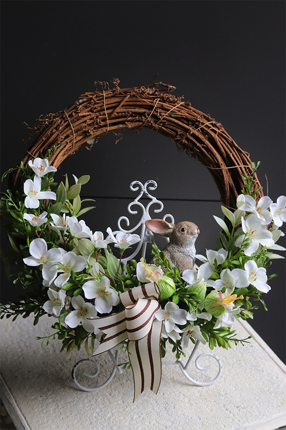Króliczek w Mirabelkach, wielkanocny wianek dekoracyjny