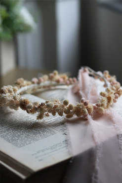 Meliada Natural, wianek na głowę z roślin stabilizowanych, rozmiar uniwersalny 