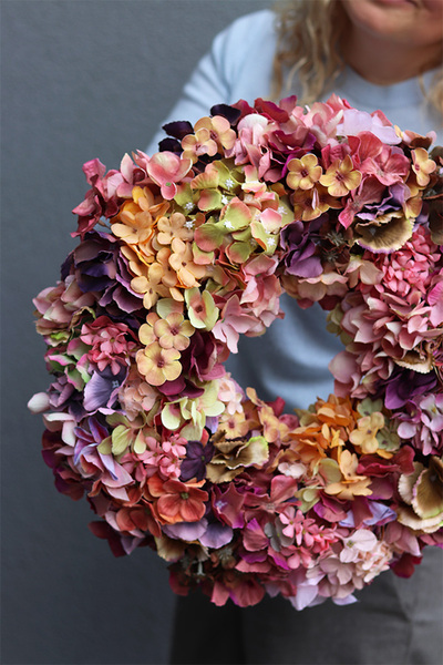 Apperiana, wianek z hortensji na drzwi