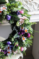 duży wieniec nagrobny, Wiosną