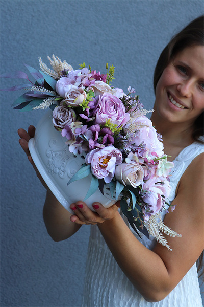 Pudrino Violet, fioletowa kompozycja kwiatowa w naczyniu, wym.23x42cm