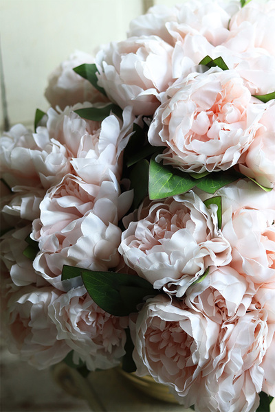 Aura Deluxe Gold, kompozycja z peonii w złotej donicy, wym.45x50cm 