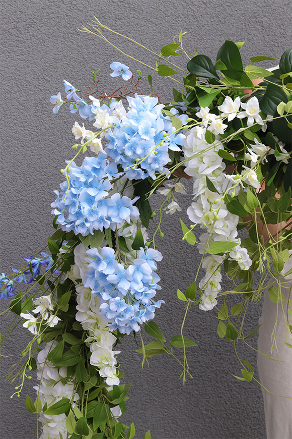 elegancka girlanda z białymi i niebieskimi kwiatami, Blue Romance