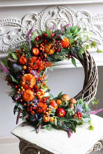 Velvet Pumpkins, jesienny asymetryczny wianek z dyniami