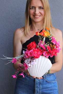 Laguel Shell Orange, dekoracja kwiatowa w muszli, wym.33x33cm