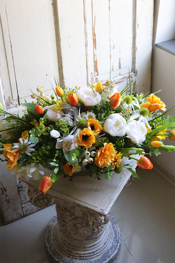 kompozycja kwiatowa na stół, Wiosna Wśród Nas, wym.37x71cm 