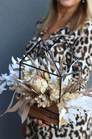 Cream Home, jesienna dekoracja kwiatowa w domku