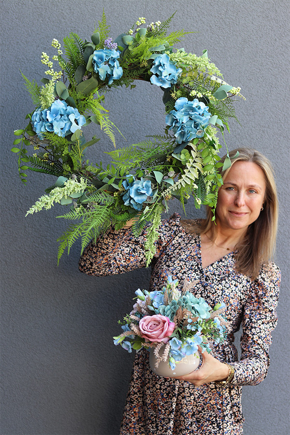 Hortensja Blue Redia, wianek ozdobny z niebieskimi kwiatami