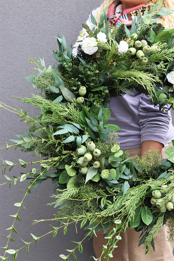 Zielona Magia, wieniec nagrobny z makówkami