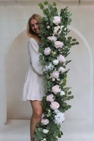 Rosalie, różana dekoracyjna girlanda