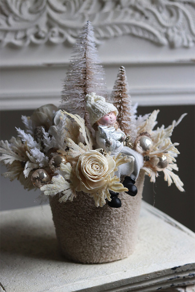 Comfort Christmas Beige, świąteczna kompozycja w osłonce z futerkiem