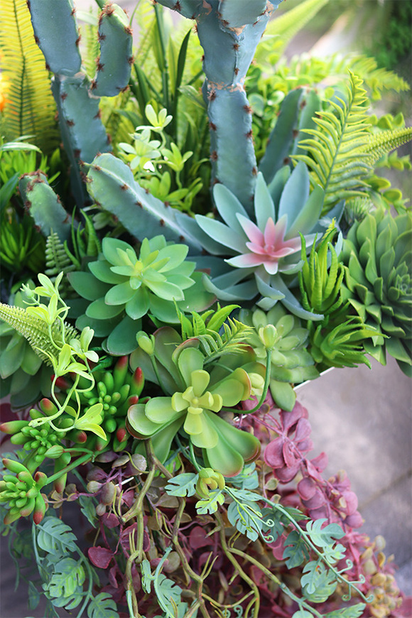 Cacti Acapulco Mirror, sukulenty z kaktusem w stalowej donicy