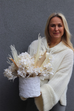 OD RĘKI Winter Beige, zimowy flowerbox z suszem, wym.50x50x30cm