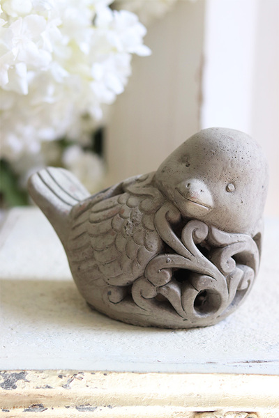 Cirrus Bird B, dekoracyjna betonowa figurka