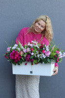 Balcony Cottage Pink, różowe kwiaty w skrzynce balkonowej