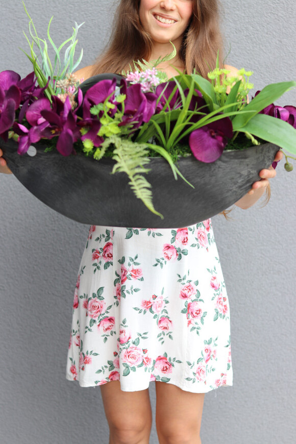 Dekoria Laos Purple in Black, kompozycja kwiatowa w plastikowym naczyniu