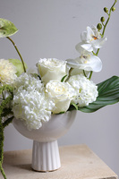 Wedding Day Leori, biała kompozycja w pucharze	