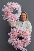 Pink Lady Eyre, asymetryczny wianek dekoracyjny