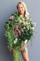 Zielona Kraina, zielony wianek na drzwi z monsterą