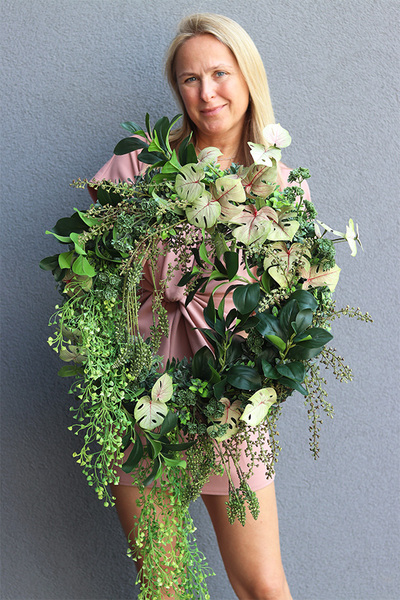 Zielona Kraina, zielony wianek na drzwi z monsterą