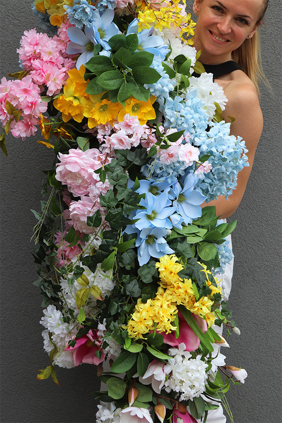 Wiosenne Pastele, bogata girlanda kwiatowa