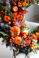 Velvet Pumpkins, jesienny asymetryczny wianek z dyniami