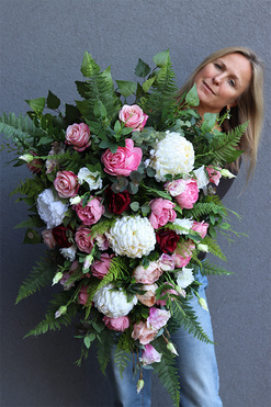 Pink Leossy, elegancka wiązanka nagrobna, dł.106cm