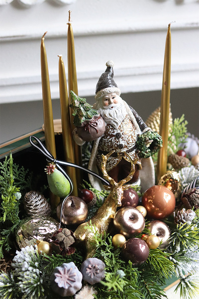 Cristal Deluxe, adwentowy stroik w szkatułce z mikołajem