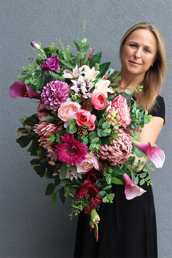 Denolla Gedda, kompozycja nagrobna z kallami, wym.37x70cm 