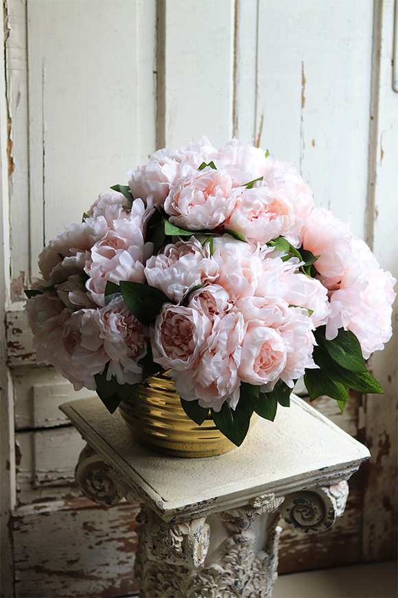 Aura Deluxe Gold, kompozycja z peonii w złotej donicy, wym.45x50cm 