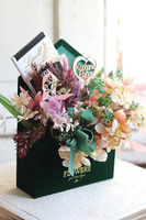 bardzo urocza koperta flowerbox z czekoladą, Grimaldi Chocolates, wym.30x38cm  