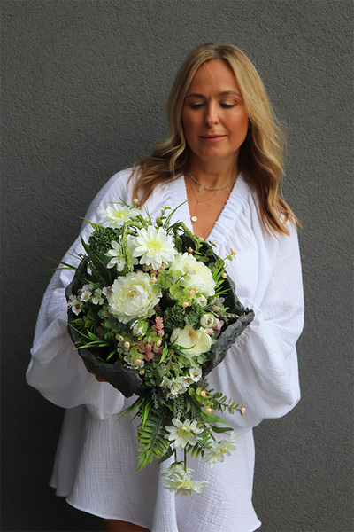 White Cristal, nowoczesna kompozycja nagrobna w misie