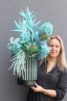 Szlachetna Morlano, kompozycja ze strelicją w wazonie