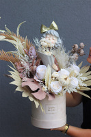 Perfect Lady, welurowy flowerbox z lalką