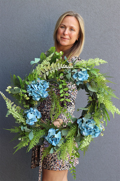 Hortensja Blue Redia, wianek ozdobny z niebieskimi kwiatami, śr.58cm 