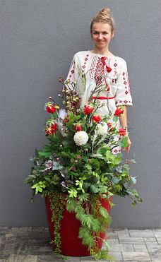 Glorioza Modern Classico, kompozycja z trawami w czerwonej donicy, wys.140cm