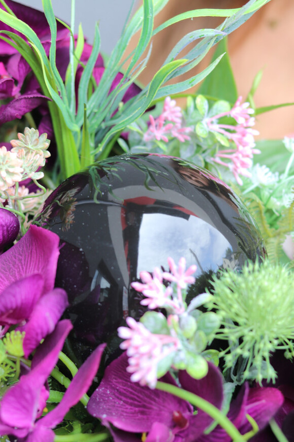 Dekoria Laos Purple in Black, kompozycja kwiatowa w plastikowym naczyniu