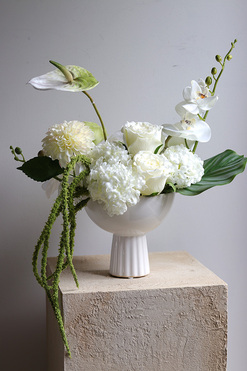 Wedding Day Leori 3, biała kompozycja w pucharze, wym.40x40x26cm