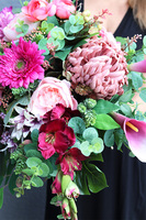 Denolla Gedda, kompozycja nagrobna z kallami, wym.37x70cm 