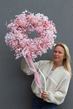 OD RĘKI Pink Lady Eyre, różowy wianek dekoracyjny, śr.53cm 