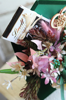 bardzo urocza koperta flowerbox z czekoladą, Grimaldi Chocolates, wym.30x38cm  