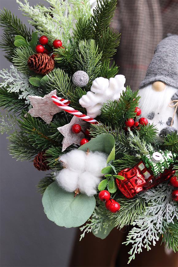 Szare Skrzaty, bożonarodzeniowy wianek na drzwi