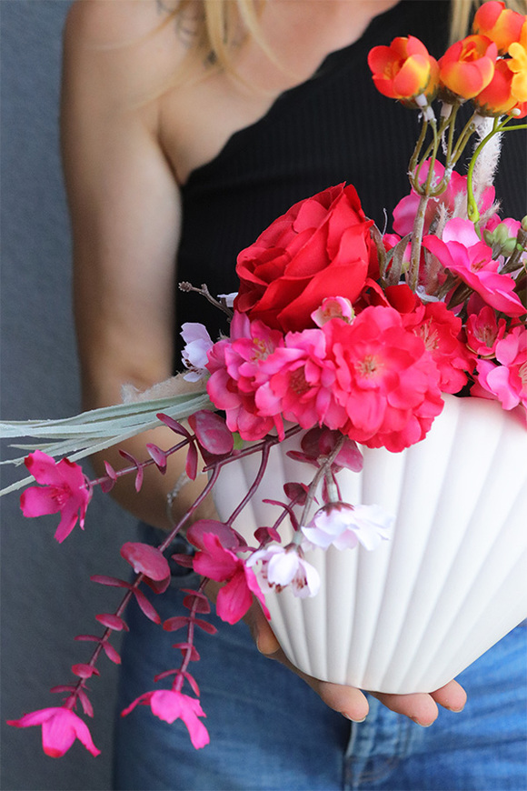 Laguel Shell Orange, dekoracja kwiatowa w muszli