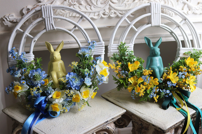 Gredia Yellow, wielkanocny wianek na drzwi z zającem