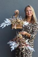 Cream Home, jesienna dekoracja kwiatowa w domku