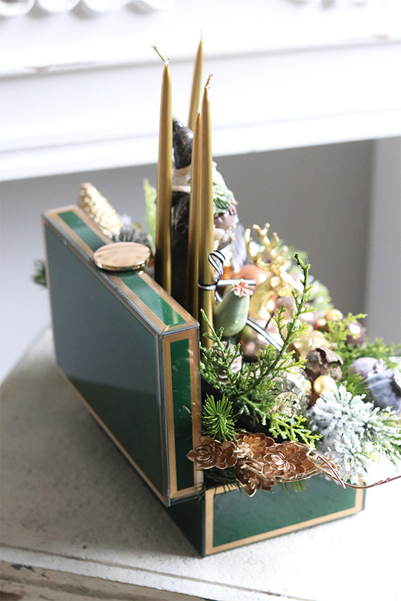 Cristal Deluxe, adwentowy stroik w szkatułce z mikołajem