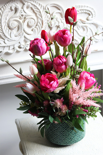 stroik wielkanocny / kompozycja kwiatowa z tulipanów Gracja