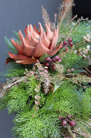 bogaty asymetryczny zielony wianek z karczochem, Naturaless, wym.68x45cm