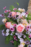 Mamma Volcan, kompozycja nagrobna na ciężkiej tacy